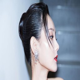 力得摸太嗯哼嗯哼嗯哼什么歌？解密这首洗脑神曲的背后秘密